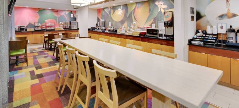 印第安纳波利斯机场万枫酒店(Fairfield Inn & Suites Indianapolis Airport)图片