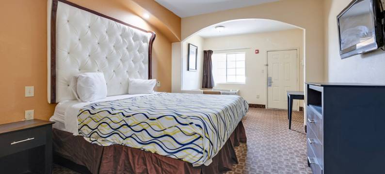 Capital O Deluxe Inn Channelview Houston I-10图片