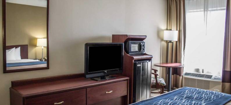 靠近I-70/I-77的剑桥客栈，由Capital O提供(Cambridge Inn by Capital O Near I-70 / I-77)图片