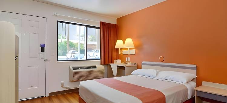东部棕榈泉6号汽车旅馆(Motel 6 Palm Springs, CA - East - Palm Canyon)图片