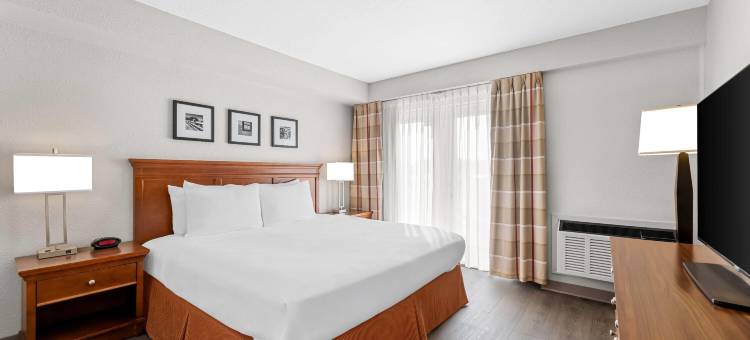 里贾纳温德姆Travelodge套房/Eastgate Bay酒店(Travelodge Suites by Wyndham Regina / Eastgate Bay)图片