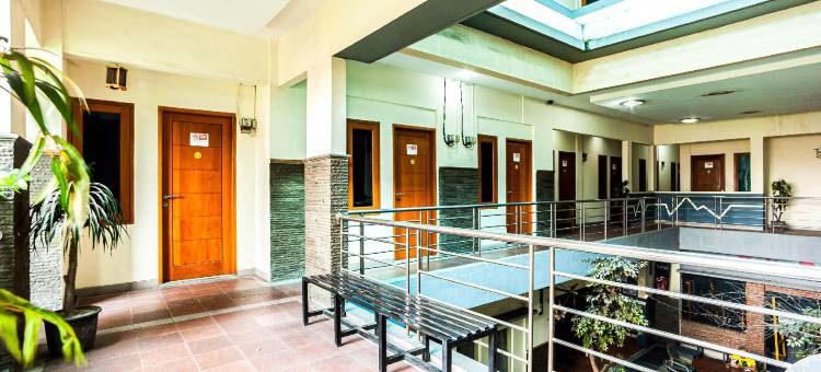红多兹Plus酒店-近印度尼西亚大学(RedDoorz Plus Near Universitas Indonesia)图片