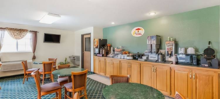 霍尔顿速8酒店(Super 8 by Wyndham Holton)图片