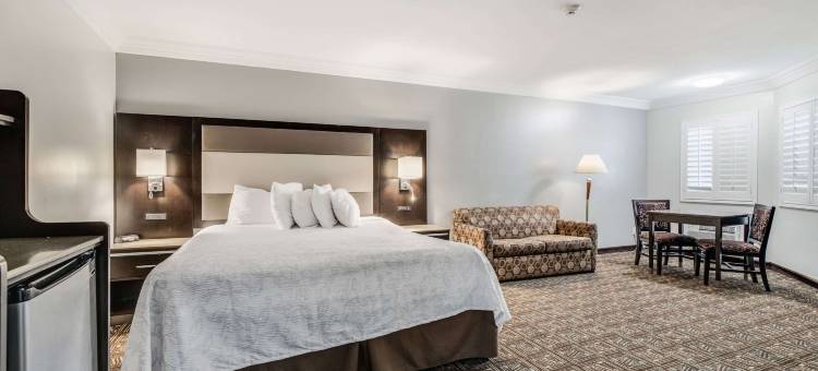 罗德威酒店-蒂梅丘拉老城(Rodeway Inn Old Town Temecula)图片