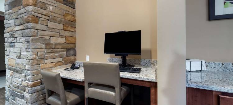 哈拉舒适套房酒店(Comfort Inn & Suites Harrah)图片