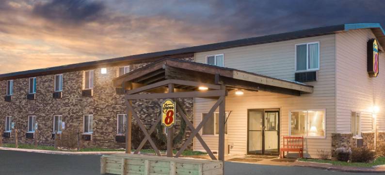 苏必利尔速8酒店(Super 8 by Wyndham Superior WI)图片