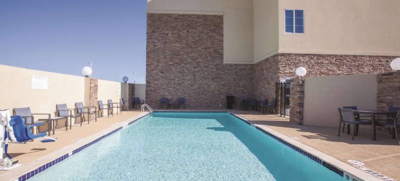 金斯维尔拉昆塔温德姆套房酒店(La Quinta Inn & Suites by Wyndham Kingsville)图片