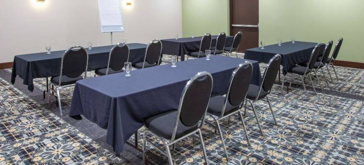 大大急流城市中心戴斯套房酒店(Days Inn & Suites by Wyndham Grand Rapids Near Downtown)图片