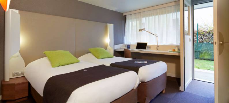 维勒局斯特库尔塔伯康铂酒店(Campanile Villejust - ZA Courtaboeuf)图片