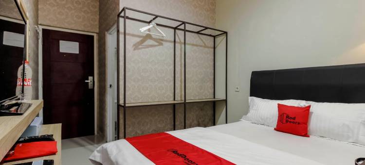 红多兹Plus酒店-近力宝西卡朗购物中心(RedDoorz Plus Near Lippo Cikarang Mall)图片