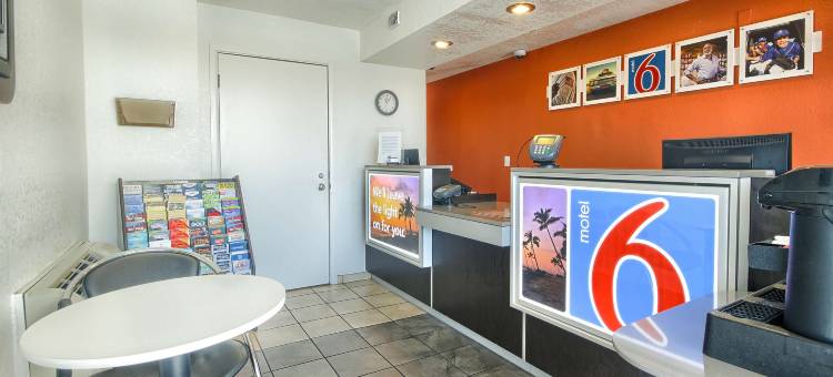 弗雷斯诺6号汽车旅馆- 黑石北(Motel 6 Fresno, CA - Blackstone North)图片