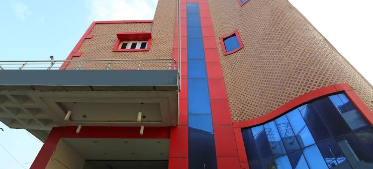 Townhouse Oak Hotel MP Inn图片