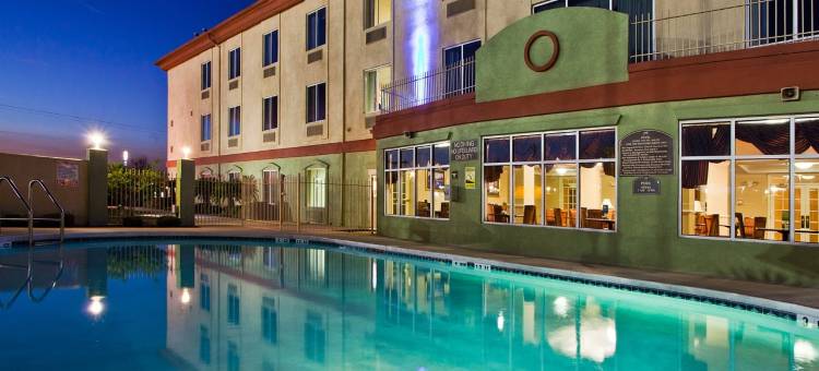 利夫奥克智选假日酒店&套房(Holiday Inn Express & Suites Live Oak)图片