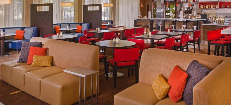 罗利卡瑞万怡酒店(Courtyard Raleigh Cary)图片