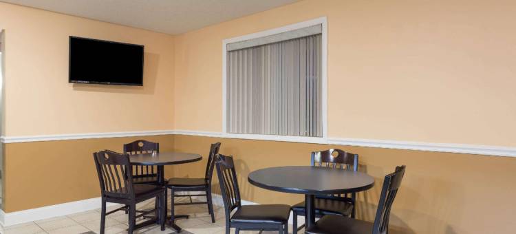 邓弗里斯-匡蒂科速8酒店(Super 8 by Wyndham Dumfries/Quantico)图片