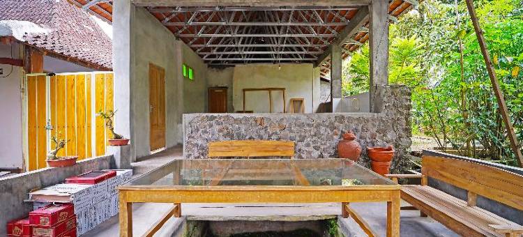 格里亚埃斯图韦宁酒店(Hotel O Griya Estu Wening)图片