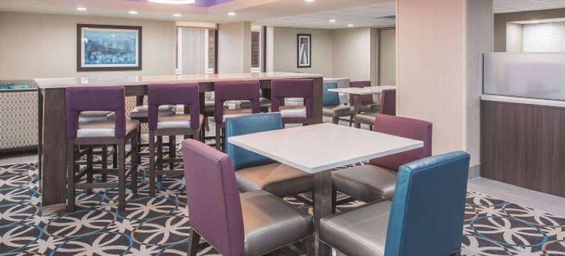 圣路易斯南费斯特斯拉昆塔温德姆套房酒店(La Quinta Inn & Suites by Wyndham Festus - St. Louis South)图片