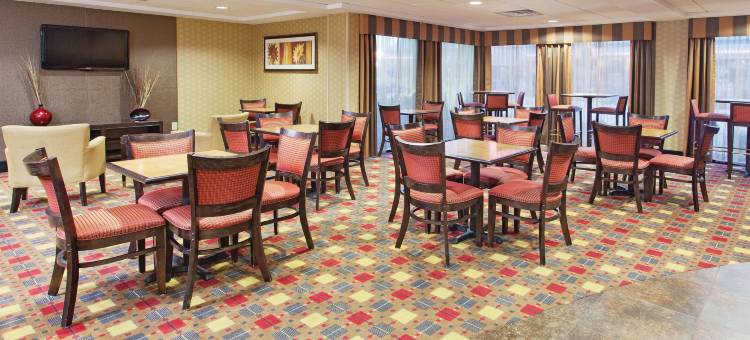 华纳罗宾斯-罗宾斯空军基地拉昆塔温德姆套房酒店(La Quinta Inn & Suites by Wyndham Warner Robins - Robins AFB)图片