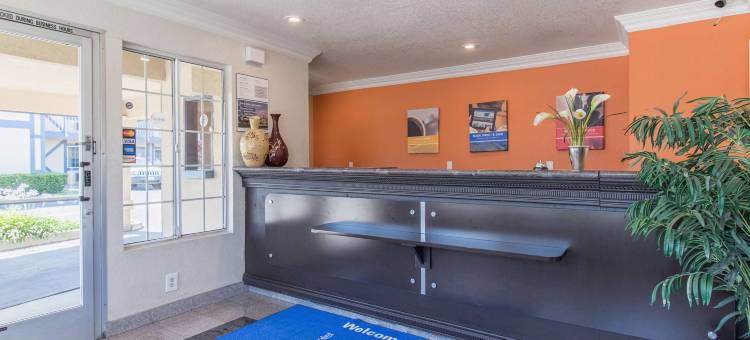 金斯堡6号汽车旅馆(Motel 6 Kingsburg, CA)图片