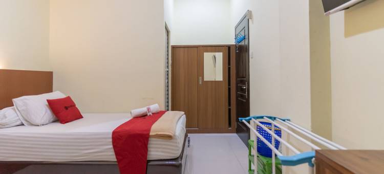 红多兹伊斯兰酒店-近占碑转运市场(RedDoorz Syariah Near Transmart Jambi 2)图片