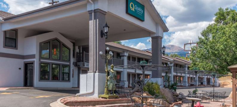 派克峰曼尼托温泉凯艺套房酒店(Quality Inn & Suites Manitou Springs at Pikes Peak)图片