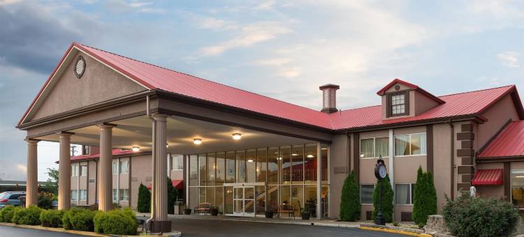 博林格林温德姆华美达酒店(Ramada by Wyndham Bowling Green)图片