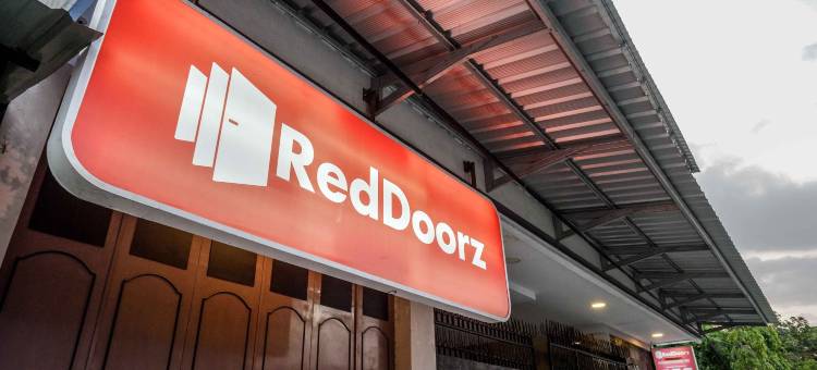 红多兹伊斯兰酒店-近直葛RS米特拉克卢阿加(RedDoorz Syariah Near RS Mitra Keluarga Tegal)图片