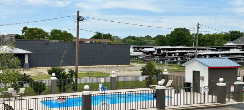 门罗速8酒店(Super 8 by Wyndham Monroe)图片