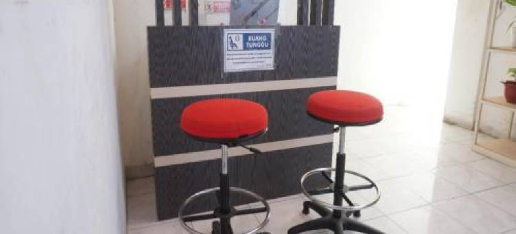 Hotel O Qq Kost 靠近克贝萨兰海滩(Hotel O Qq Kost Near Pantai Kebesaran Beach)图片