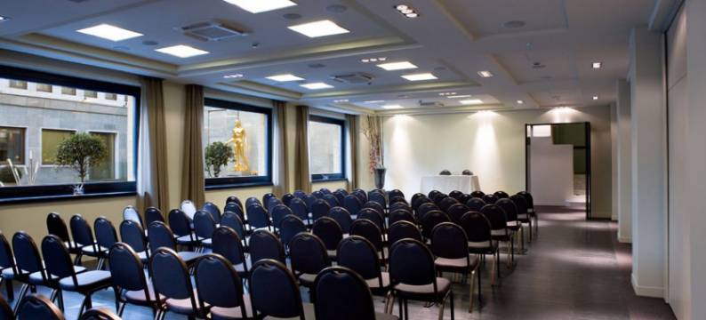 阿莱格罗塔利亚金色宫殿酒店(Hilton Turin Centre)图片