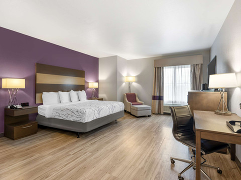 布达奥斯汀贝斯特韦斯特优质套房酒店