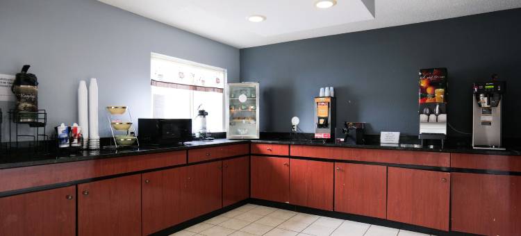 弗林特机场北温德姆呗盟酒店(Baymont by Wyndham Flint Airport North)图片