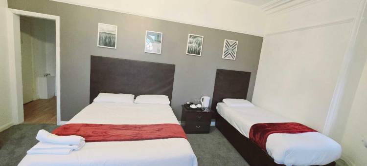 OYO金斯伍德酒店(Kingswood Hotel)图片