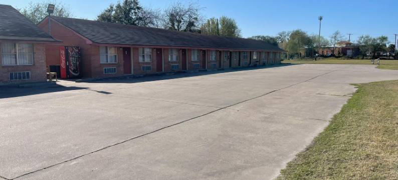 OYO Mathis I 37 湖畔旅馆及套房(Lakeside Inn & Suites by OYO Mathis I 37)图片