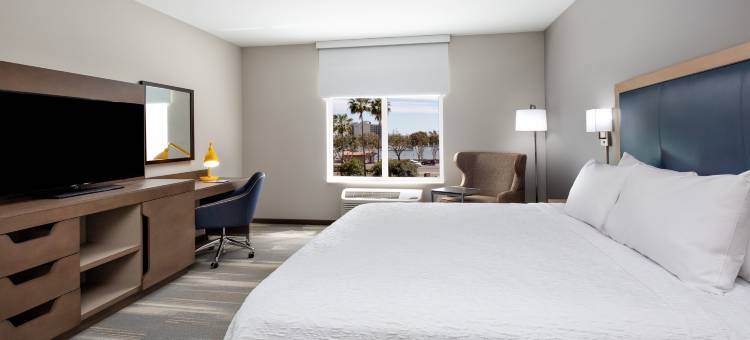 圣迭戈机场自由站欢朋套房酒店(Hampton Inn & Suites San Diego Liberty Station)图片