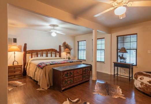 Authentic Ranch Home on 650 Acres with Peace and Tranquility Hotel Overview
