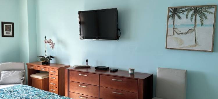 美丽海滨公寓(2卧2卫分隔式户型，正面海景)，免费停车(Beautiful beachfront condo 2-2 split plan with ocean front views. Free Parking)图片