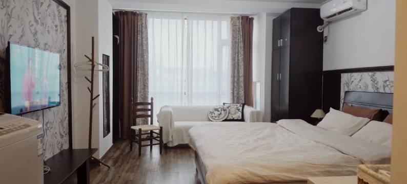 馥芮白的吴小姐公寓(珠山大道1号分店)图片