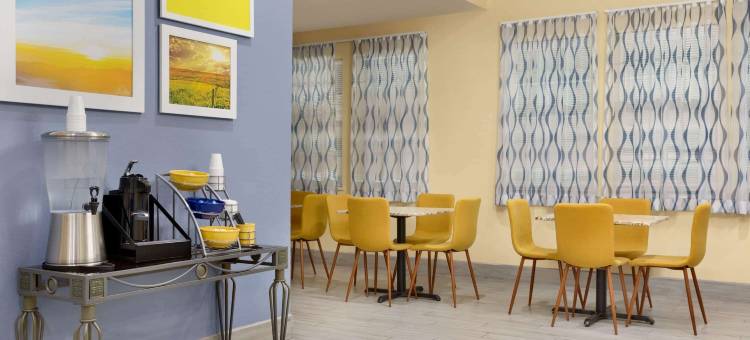 达拉斯沃斯堡机场南戴斯套房酒店(Days Inn & Suites by Wyndham Euless DFW Airport South)图片