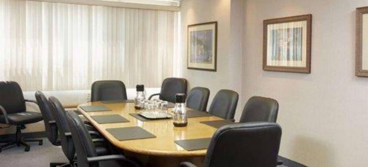 品质酒店及套房-皮埃尔·埃利奥特·特鲁多机场(Quality Inn & Suites PE Trudeau Airport)图片