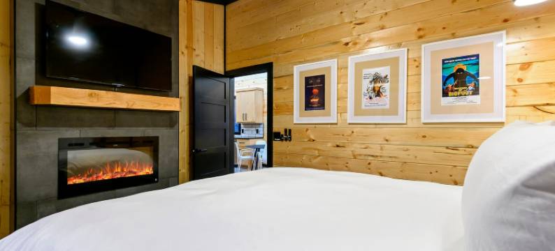 Charming Loft with Fire Pit and Basketball Court - Cozy Retreat图片