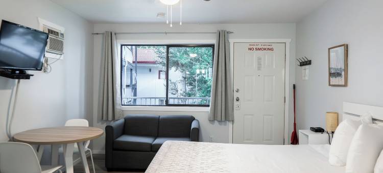 Poplars Motel on the Lake图片