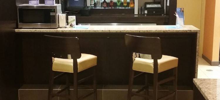 温尼伯机场戴斯套房酒店(Days Inn & Suites by Wyndham Winnipeg Airport Manitoba)图片