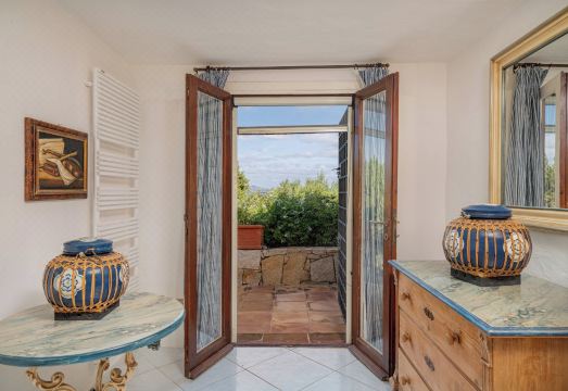 Villa Ippocampo by Wonderful Italy Hotel Overview