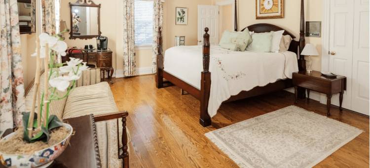 弗吉尼亚克利夫旅馆(The Virginia Cliffe Inn)图片