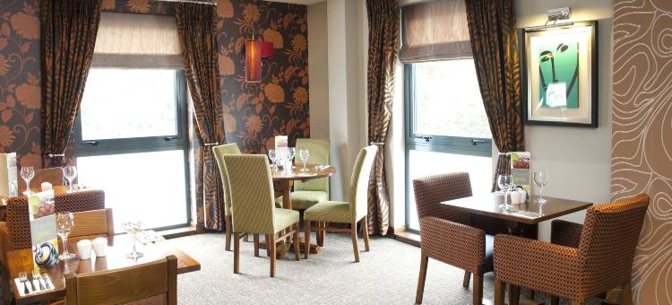 坎伯利普瑞米尔客栈(Premier Inn Camberley)图片