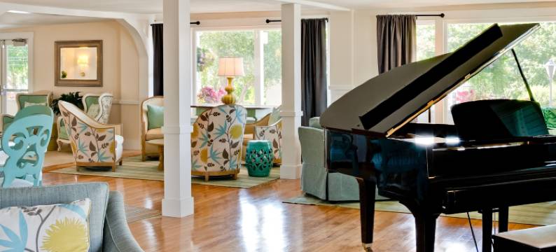 克罗尼尔旅馆(Colonial Inn)图片