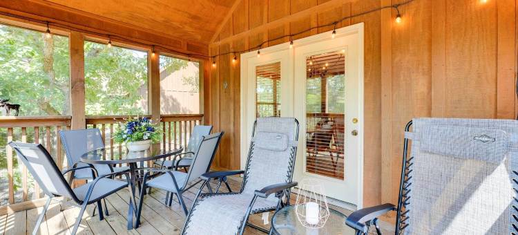 布兰森湖滨小屋：距离布兰森大道6英里！(6 Mi to Branson Strip! Lakefront Home with Fireplace)图片