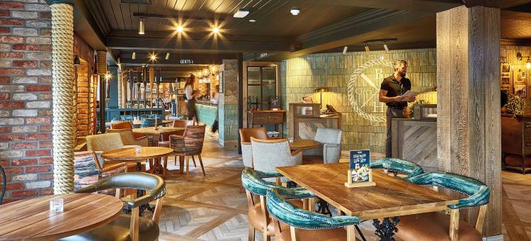 河滨客房船屋酒店(The Boathouse Inn & Riverside Rooms)图片