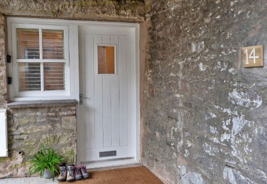 Courtyard Cottage Hotel Overview